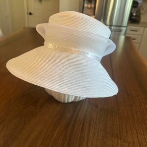 Lord & Taylor Classic White Women's Hat